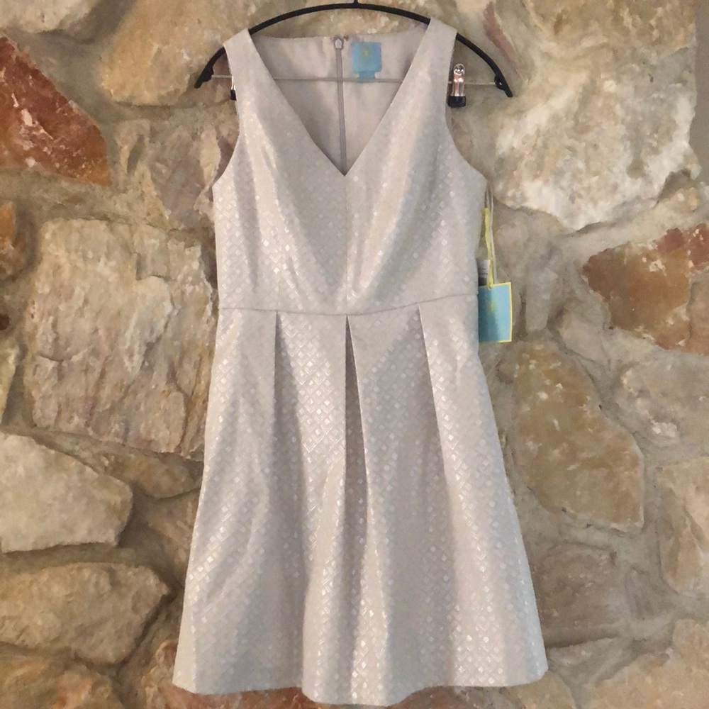 NWT CeCe by Cynthia Rose Jacquard V-Neck Dress
